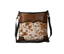 Load image into Gallery viewer, Cattle Pardo Canvas &amp; Hairon Bag
